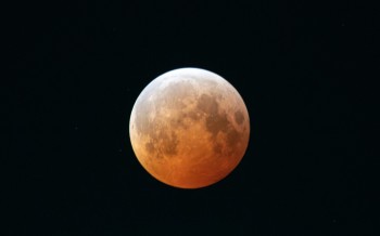 Éclipse de Lune le 28 août : cette fois, rangez les lunettes